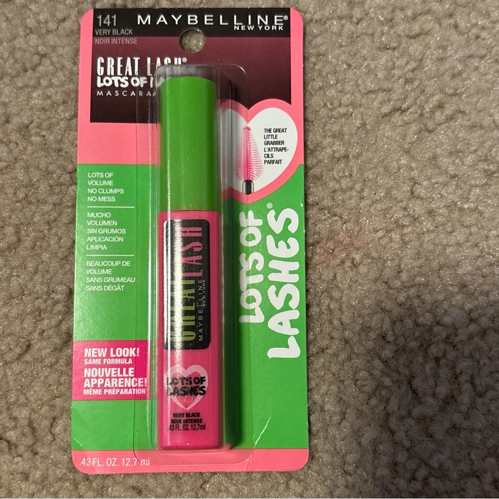 Maybelline Great Lash Mascara Lots of Lashes .43FL. OZ.  Very Black 141 New